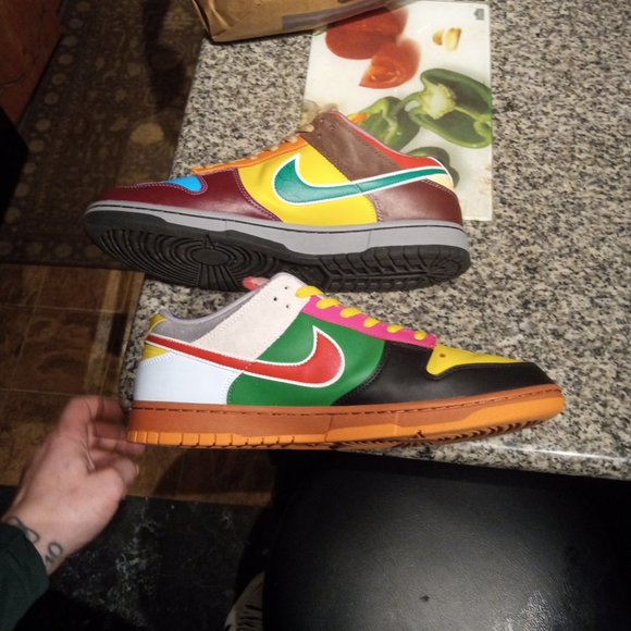 Special edition Mario and Luigi sb dunks main image 8